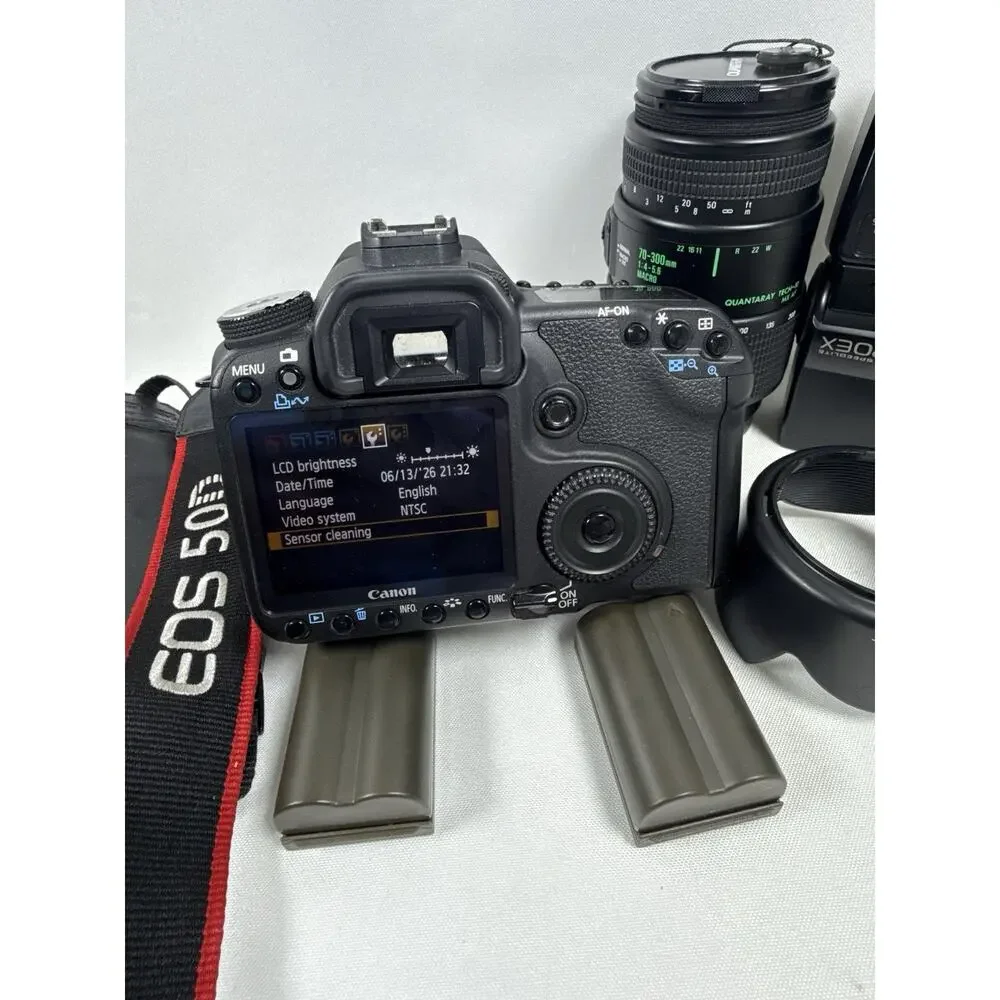 Canon EOS 50D DSLR Camera Bundle + 50mm f/1.8 Lens + Flash + 70-300mm